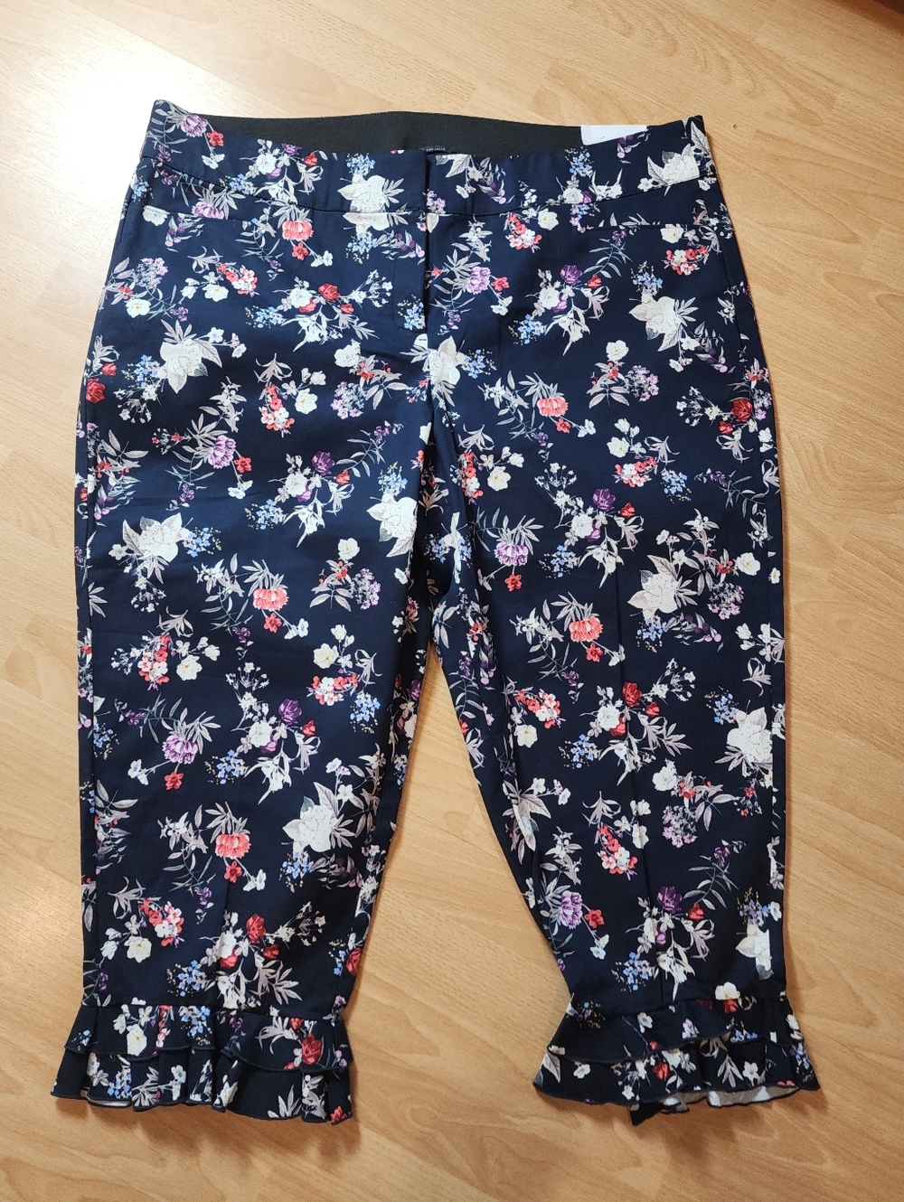 NWT Lane Bryant Allie Ruffle Hem Slim Ankle Pants Blue Floral Cotton Size 24 3X